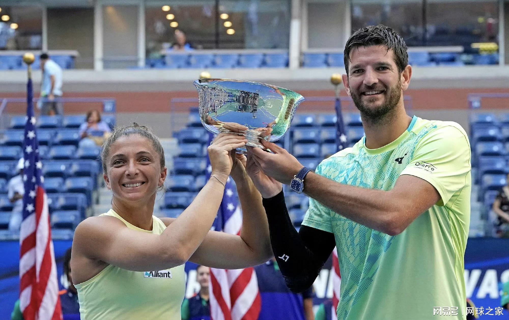 转变为一项, 于专业搭档, 项重大改革 转变为一项, 于专业搭档, 项重大改革