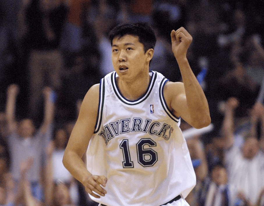 主持人, 卡被交易之 主持人, 卡被交易之