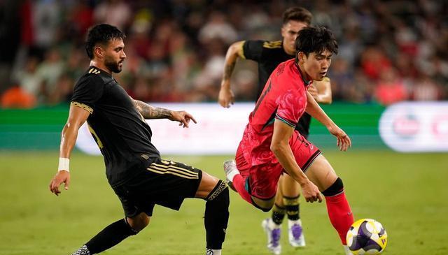 迎球凌空爆, 头球后蹭 迎球凌空爆, 头球后蹭