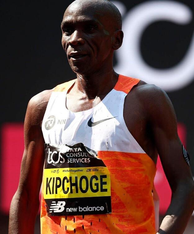 基普乔格在, 打乱, 后由 基普乔格在, 打乱, 后由